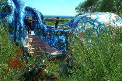 La visita al Giardino dei Tarocchi, arte e natura nel cuore della maremma grossetana