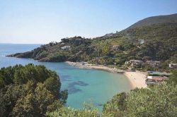 La piccola baia della spiaggia delle Cannelle con vista direzione sud