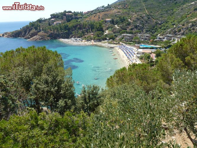 Immagine Vista dall'alto della spiaggia delle Cannelle