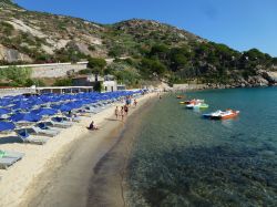 Ombrelloni della spiaggia delle Cannelle