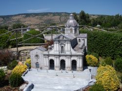 Una delle riproduzioni in scala del Parco Sardegna in Miniatura a Tuili: il Santuario di Nostra Signora di Bonaria a Cagliari. Non tutti sanno che la capitale dell'Argentina, Buenos Aires, ...