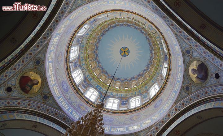Immagine Interno della Cupola centrale della Cattedrale della Natività di Cristo a Riga (Lettonia) - © Diego Delso, CC BY-SA 3.0 - Wikipedia