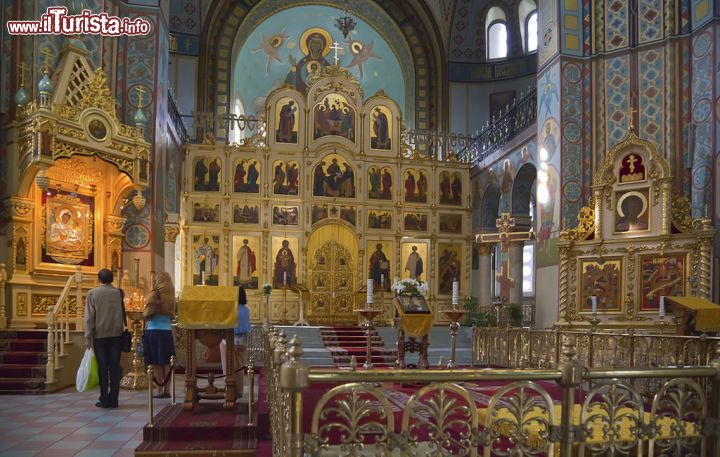Immagine La grande Iconostasi della Cattedrale della Natività di Cristo a Riga - © Diego Delso, CC BY-SA 3.0 - Wikipedia