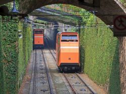 La funicolare di Bergamo il metodo più semplice e spettacolare per salire sulla Città Alta- © aragami12345s / Shutterstock.com