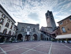 Il Palazzo del Podestà nel centro ...