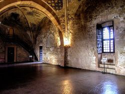 La visita agli interni della Rocca Borromea di Angera - © By Reino Baptista - CC BY-SA 4.0 - Wikipedia