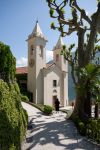 La chiesa nel parco di Villa Balbianello a Lenno, sul Lago di Como