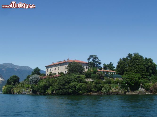Immagine Il Palazzo Borromeo dell'Isola Madre: siamo sul Lago Maggiore in Piemonte, davanti alle coste di  Verbania, in particolare del borgo di Pallanza - © Gerda Speelziek-Abou Shanab / Shutterstock.com