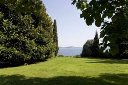 Visitare il Parco botanico di 8 ettari sull'Isola Madre del Lago Maggiore in Piemonte - © www.isoleborromee.it 