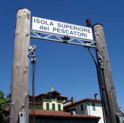 L'Imbarcadero sull'Isola dei Pescatori: da qui partono i collegamenti con Stresa (imbarcadero Carciano) la pià vicina cittadina del  Lago Maggiore - © Gerda Speelziek-Abou ...