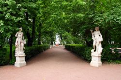 La visita al giardino d'Estate di San Pietroburgo - © Kokhanchikov / Shutterstock.com