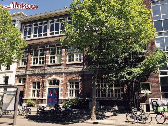 Immagine La facciata dell'edificio che ospita il Nationaal Holocaust Museum di Amsterdam