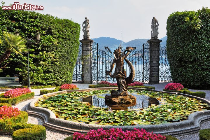 Immagine La fontana settecentesca di Villa Carlotta con la sua magnifica vista sul Lario, ovvero il lago di Como - foto © kavram / Shutterstock.com