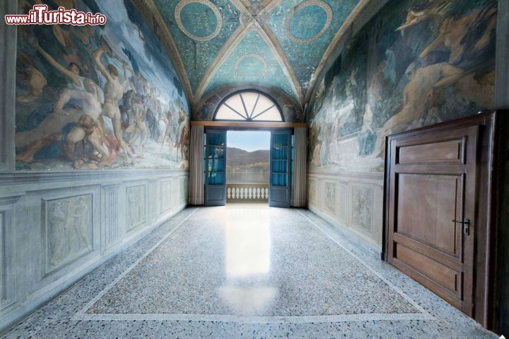 Immagine Villa Carlotta, sul lago di Como, ospita un interessante museo disposto su due piani dove sono raccolte numerose opere appartenute a Giambattista Sommariva, proprietario della villa e grande collezionista d'arte - foto © www.villacarlotta.it