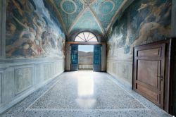 Villa Carlotta, sul lago di Como, ospita un interessante museo disposto su due piani dove sono raccolte numerose opere appartenute a Giambattista Sommariva, proprietario della villa e grande ...