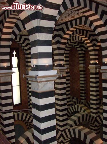 Immagine Come la Mezquita di Cordoba: la Cappella è una riproduzione degli interni mozzafiato della Cattedrale andalusa, ricreando il fascino dello stile moresco di quei luoghi - © Rapallo80 / Wikipedia