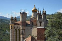Le torri arabeggianti del castello di Rocchetta Mattei: pur essendo sul territorio del comune di Grizzana Morandi, il palazzo si trova più vicino a Riola di Vergato, lungo la valle del ...