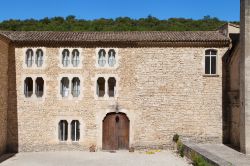 Il monastero Cistercense di Senanque vicino a Gordes, in Provenza - © Santi Rodriguez / Shutterstock.com