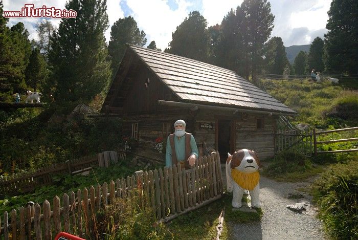 Immagine La capanna del Nonno di Heidi nel parco di Bad Kleinkircheim in Austria