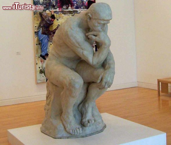 Immagine Il Pensatore di Rodin uno dei capolaori esposti al museo di Arte Moderna e Contemporanea di Strasburgo, Francia