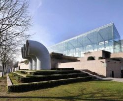 Strasburgo, Francia: uno scorcio della parte esterna del Museo di Arte Moderna e contemporanea 