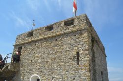 Un torrione di Castel Dragone o della Dragonara a Camogli - © Samuele Pasquino