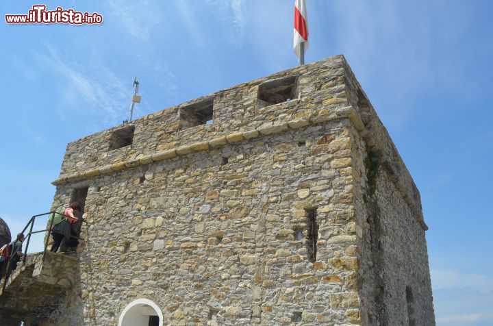 Immagine Un torrione di Castel Dragone o della Dragonara a Camogli - © Samuele Pasquino