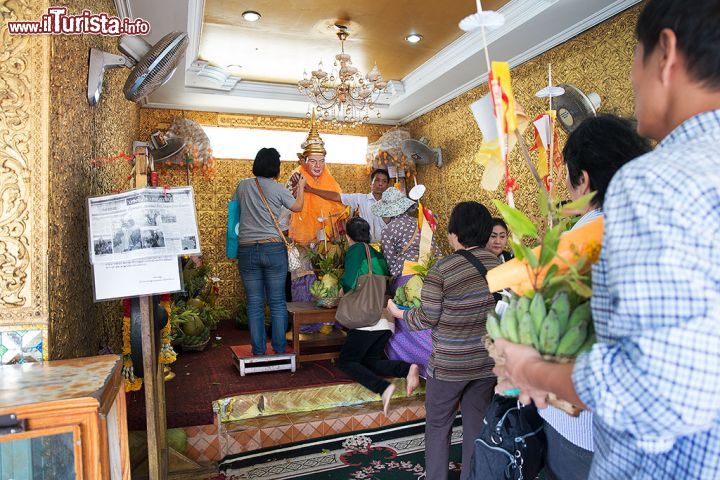 Immagine Padiglione dei Nat nel complesso della Botataung Paya di Yangon in Birmania - © Roberto Cornacchia / www.robertocornacchia.com