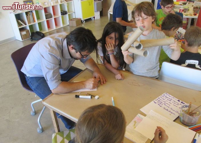 Immagine Laboratori  gratuti per bambini presso l'Hangar Bicocca di Milano