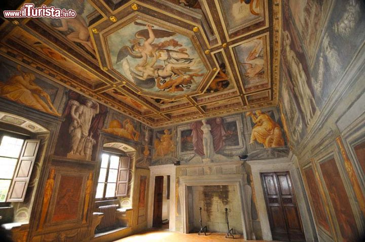 Immagine La sala del camino, Museo Vasari di Arezzo: un capolavoro di stile rinascimentale e riccamente affrescato dallo stesso Giorgio Vasari  - © museo-casa-vasari