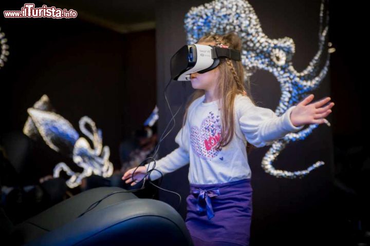 Immagine La Sala Abissi con la realtà virtuale che piace tanto ai bambini. Siamo all'Acquario di Genova - © acquariodigenova.it