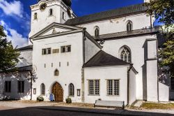 La facciata della cattedrale di Santa Maria Vergine di Toompea - © Kiev.Victor / Shutterstock.com