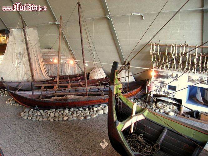 Immagine Alcune barche esposte al Fram Museum di Oslo - © Daderot / Wikipedia