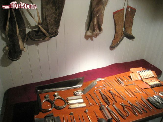 Immagine Gli Oggetti utilizzati per le esplorazioni polari al Fram Museum di Oslo - © Daderot / Wikipedia