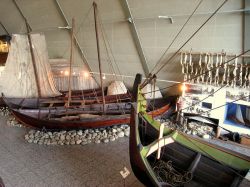 Alcune barche esposte al Fram Museum di Oslo - © Daderot / Wikipedia
