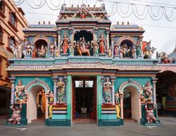 Il tempio di Sri Vadapathira Kaliamman, si trova nel quartiere di Little India a Singapore- © irakite / Shutterstock.com