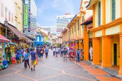 Una via tipica del quartiere di Little India a Singapore - © Richie Chan / Shutterstock.com 