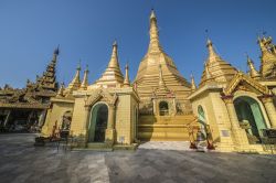Si chiama Sule Paya ed è una delle più importanti pagode di Yangon in Myanmar - © manjik / Shutterstock.com