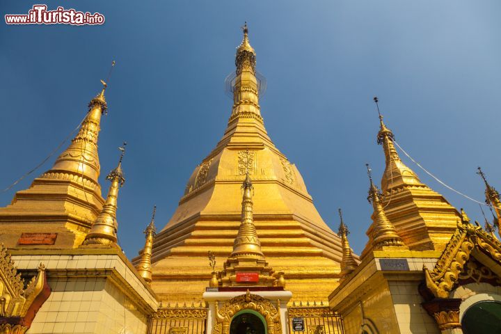 Immagine Uno scorcio del complesso di Sule Paya, la seconda pagoda di Yangon - © Bule Sky Studio / Shutterstock.com