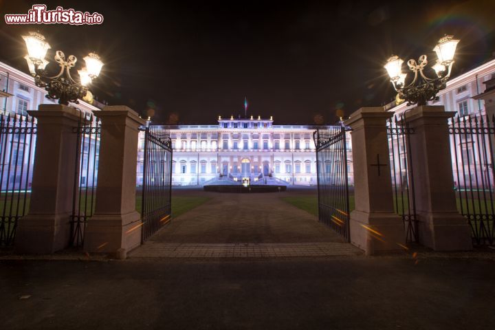 Immagine Cancellata d'ingresso alla Villa Reale di Monza - © alessandro radice / Shutterstock.com