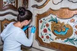 Interno della Reggia di Monza e restauro delle sue decorazioni - © Viappy / Shutterstock.com