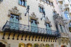 Casa Amatller a Eixample, Barcellona, Spagna. Edificio modernista costruito dall'architetto Josep Puig i Cadafalch fra il 1898 e il 1900, è stato dichiarato monumento storico artistico ...