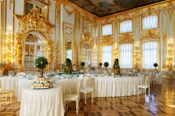 Interni del Palazzo di Caterina a Pushkin, Russia. Un tempo dimora d'estate per gli zar di Russia, oggi questo sontuoso palazzo è un famoso museo in stile barocco russo - © Anna ...