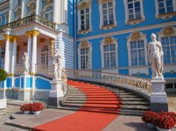 Particolare del Palazzo di Caterina a Pushkin, Russia. Situato a 25 km da San Pietroburgo, questo lussuoso e imponente palazzo deve il suo nome dall'imperatrice Caterina I che ne volle la ...