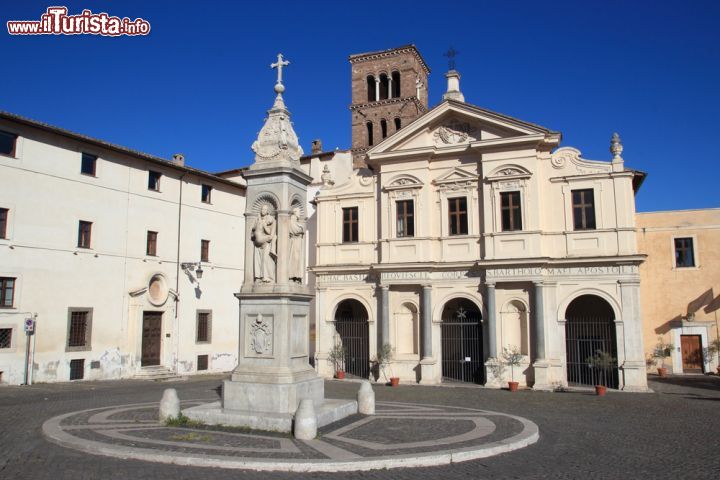 Immagine La Basilica di San Bartolomeo una delle perle sull'Isola Tiberina a Roma. Venne eretto su di una precedente costruzione romana, il Tempio di Esculapio  - © marcovarro / Shutterstock.com