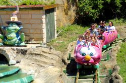 Il Brucomela in azione a Fiabilandia, il parco giochi di Rimini - © Fiabilandia