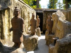 Il labirinto di fu ming a Fiabilandia, un percorso per i bambini più grandicelli che possono muoversi in autonmia, senza genitori a fianco - © Fiabilandia