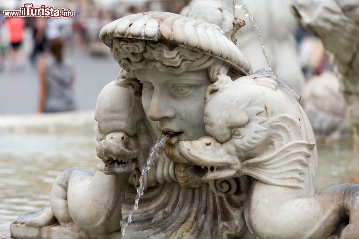 Immagine Particolare della fontana del Moro in Piazza Navona a Roma, Italia. Fra le più antiche fontane rinascimentali della capitale, è una delle tre della celebre piazza romana - © wjarek / Shutterstock.com