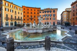 La monumentale Piazza Navona in centro a Roma, Italia. Fu fatta costruire per volere della famiglia Pamphili, nello specifico da papa Innocenzo X° al secolo Giovanni Battista Pamphili. La ...