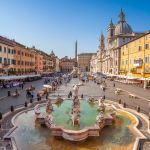Piazza Navona dall'alto, Roma, Italia. Una bella immagine di quest'area urbana simbolo della Roma barocca impreziosita da elementi architettonici di Bernini, Borromini, Rainaldi e da ...